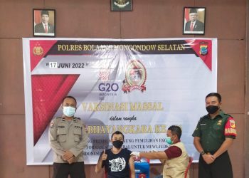 Peringati HUT Bhayangkara Polri ke-76, Polres Bolsel Gelar Vaksinasi Massal