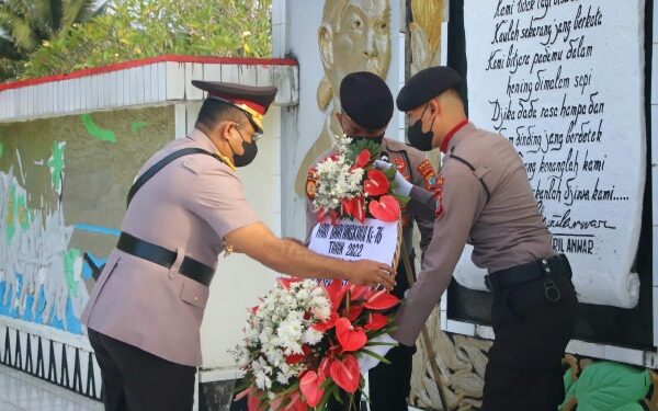 Wakapolda Sulut Pimpin Ziarah TMP dan Tabur Bunga di Laut