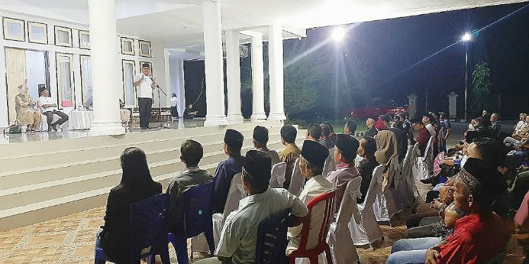 Bupati Limi Mokodompit Terima Ratusan Warga Kecamatan Lolak di Rujab