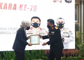 Wali Kota Kotamobagu Terima Penghargaan dari Polda Sulut