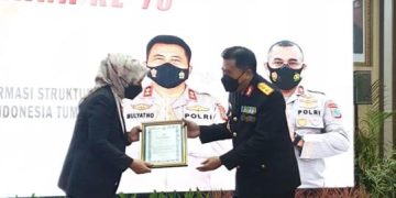 Wali Kota Kotamobagu Terima Penghargaan dari Polda Sulut