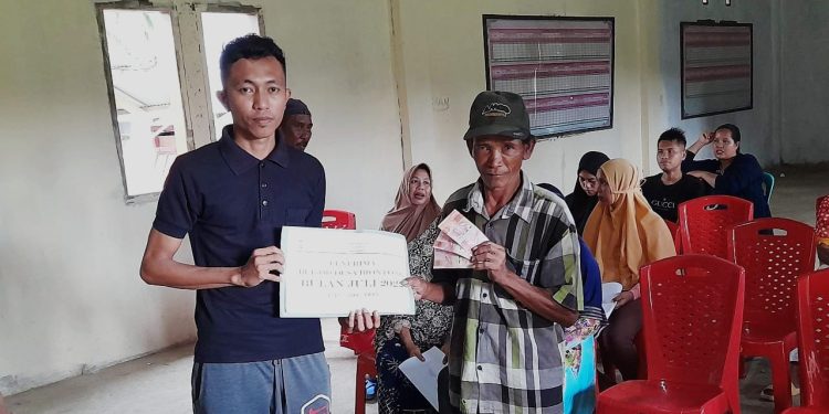 Pemdes Biontong Induk Salurkan BLT DD Bulan Juli 2022