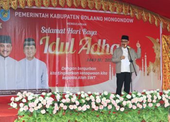 Bupati Limi Mokodompit Sholat Idul Adha di Desa Ibolian