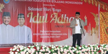 Bupati Limi Mokodompit Sholat Idul Adha di Desa Ibolian