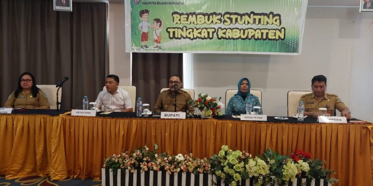 Didampingi Ketua TP PKK Bolmong, Bupati Limi Buka Kegiatan Rembuk Stunting
