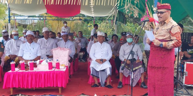 Limi Mokodompit Resmikan Padmasana Pura Jagatnatha Eka Kahyangan