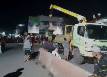 Tim Terpadu Relokasi Pasar Tutup Akses ke Pasar Serasi dengan Dilingkari Barrier Beton