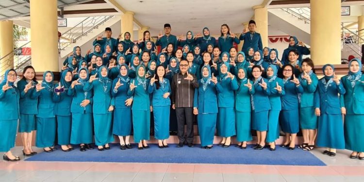 Bupati Limi Mokodompit Lantik Pengurus TP-PKK Bolmong Periode 2022-2027