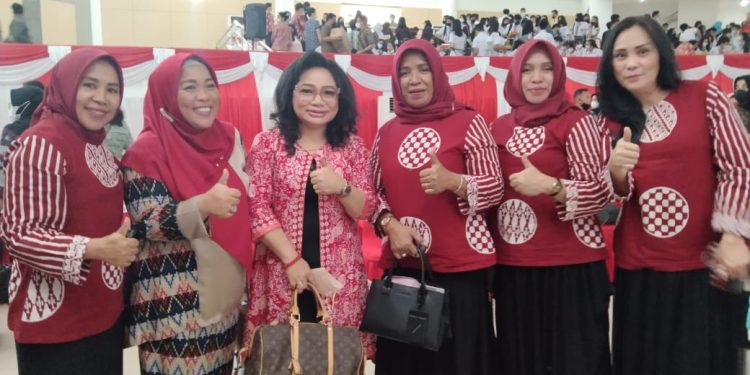 Dibuka Wagub Sulut, Ketua TP PKK Bolmong Hadiri Sosialisasi Anti Narkoba dan Literasi Digital