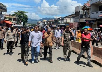 Turun Langsung, Ketua DPRD Tinjau Blokade Jalan Menuju Pasar Serasi
