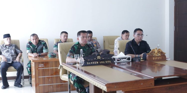 Resmikan Jalan Santiago, Bupati Boltim bersama Danrem 131 Santiago Vidcon dengan KSAD Jenderal Dudung