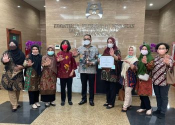 Bupati Bolmong Terima Penghargaan Kota Layak Anak