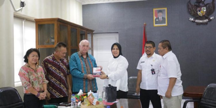 Tatong Bara Terima Kunjungan Partner Akademisi Fakultas Perikanan Unsrat dari New Zealand