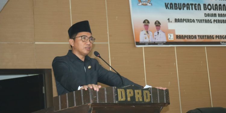 Bupati Sachrul Sampaikan Ranperda Perubahan APBD 2022 di Paripurna DPRD Boltim 
