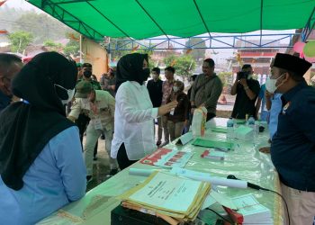 Wali Kota Pantau Langsung Pemungutan Suara Pilsang di Desa Pontodon