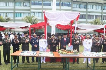 Kapolda Sulut Ikuti Upacara HUT ke-77 TNI di Kodam XIII/Merdeka