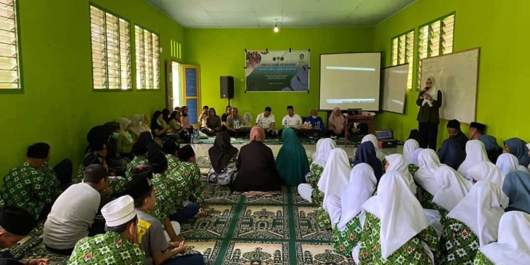 Sambut HSN 2022, ISNU Boltim Berikan Penyuluhan Kesehatan di Pesantren Tebuireng Buyat