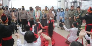 Tiba di Manado, Kapolda Sulut Irjen Pol Setyo Budiyanto Disambut Gubernur Olly