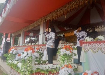 Wali Kota Tatong Bara Irup di HUt PGRI ke 77