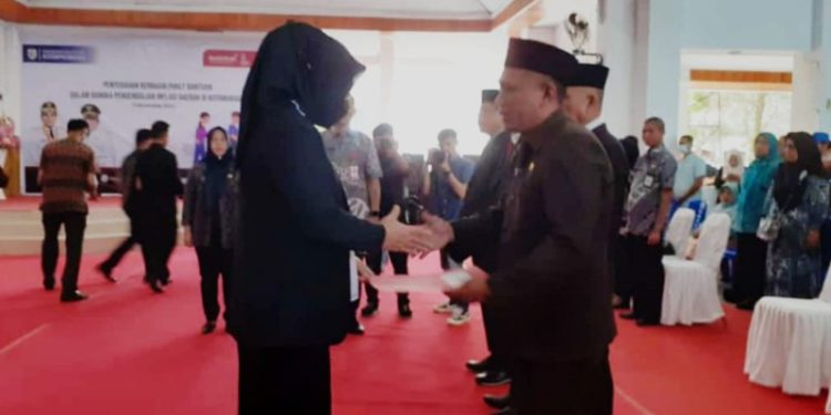 Tatong Bara Lantik Sejumlah Pejabat Struktural Pemerintah Kota Kotamobagu