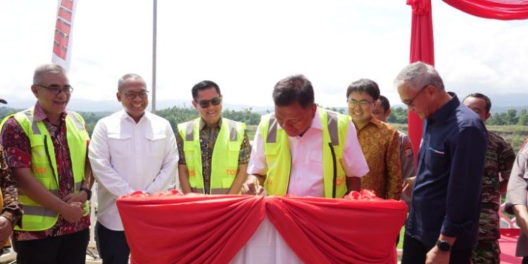 Bersama Gubernur, Bupati Minut Joune Ganda Resmikan Impounding Bendungan Kuwil