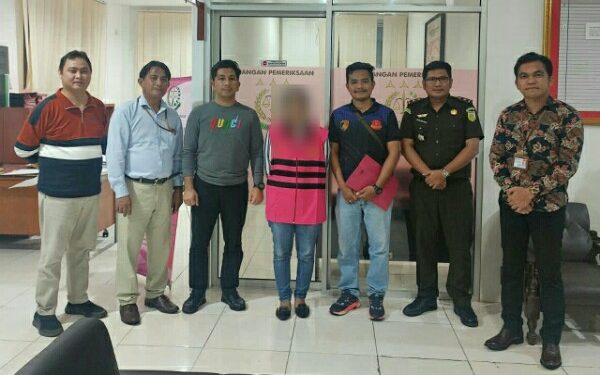 Polresta Manado Serahkan Tersangka dan Barang Bukti Kasus Korupsi PT. Pegadaian