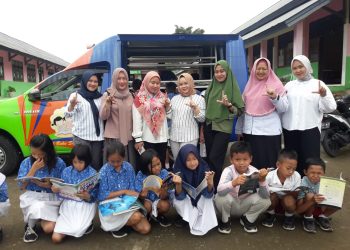 Tingkatkan Minat Literasi Sejak Dini, Mobil Perpustakaan Keliling Boltim Sasar Siswa SD