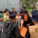 Brimob Polri Evakuasi Korban Gempa Cianjur di Desa Terisolir dengan Tandu