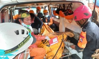 Hujan Rintik tak Halangi Evakuasi 5 Korban Gempa Cianjur