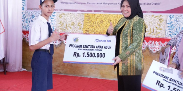 Tatong Bara Salurkan Bantuan Program Anak Asuh dan Berbagai Jenis Bantuan
