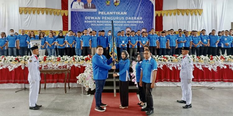 Dihadiri Bupati, Rio Lantik Pengurus KNPI Bolmong Periode 2022-2025