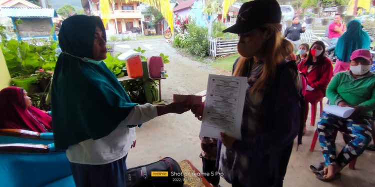 Pemdes Mooat Salurkan BLT DD Triwulan I