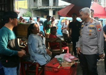 Pantau Aktifitas di TKB dan Pasar 45 Manado, Kapolda Bincang Akrab Bersama Warga