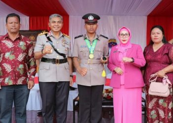 Bangga Anaknya Jadi Polisi, Petani Asal Talaud ini Tegaskan Masuk Anggota Polri Tidak Pakai Uang