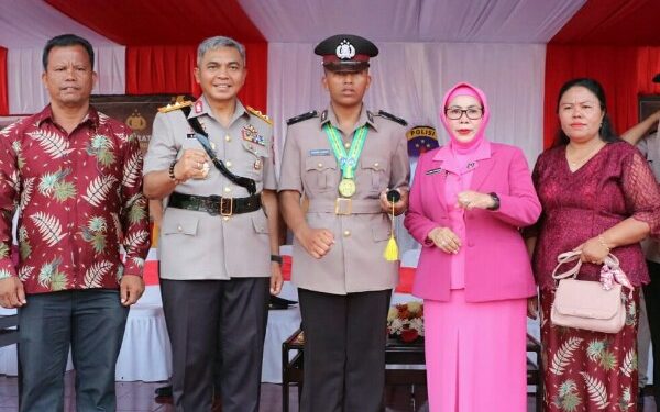 Bangga Anaknya Jadi Polisi, Petani Asal Talaud ini Tegaskan Masuk Anggota Polri Tidak Pakai Uang