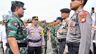 Apel Gelar Pasukan, Kapolri Pastikan Seluruh Pihak Siap Amankan Nataru