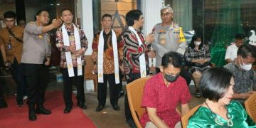 Kapolda Sulut Pantau Situasi Kamtibmas Malam Natal di Kota Manado