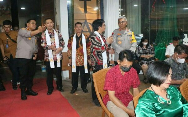 Kapolda Sulut Pantau Situasi Kamtibmas Malam Natal di Kota Manado