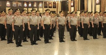 Polri Gelar Upacara Korps Raport ke 42 Pati dan 121 Pamen
