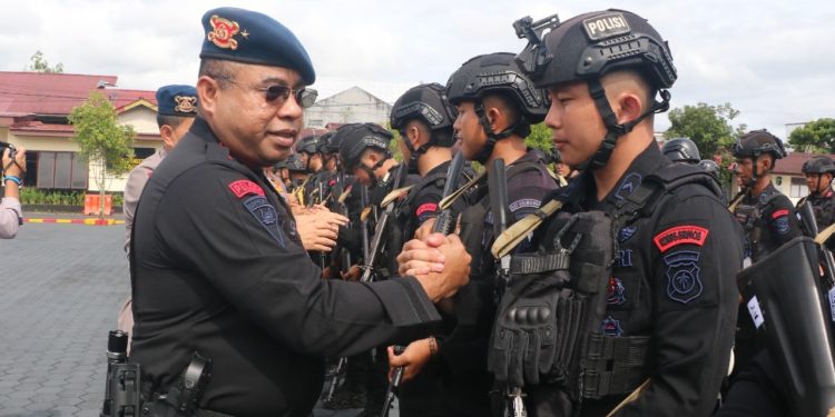 Wakapolda Sulut Pimpin Apel Penyambutan Personel Brimob Purna Tugas BKO Polda Papua