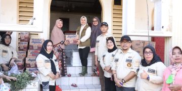 Tatong Bara Pimpin Langsung Penyaluran Bantuan Untuk Korban Banjir dan Tanah Longsor di Manado
