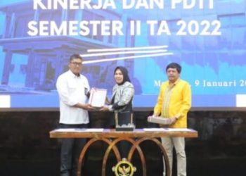 Tatong Bara Didaulat Beri Sambutan Wakili 5 Pimpinan Daerah saat Terima LHP