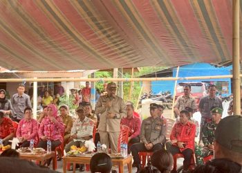 Bupati Limi Hadir Langsung Beri Bantuan Korban Musibah Kebakaran di Dumoga