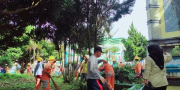 Setelah Dibersihkan Taman Kota Akan Ditata dan Diberlakukan Piket Malam