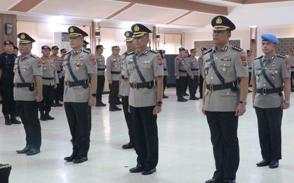 Kapolda Sulut Pimpin Sertijab Wakapolda dan 4 Pejabat Utama