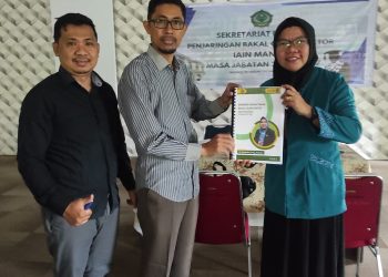 Segudang Prestasi Akademis, Rosdalina Bukido Masuk Bursa Calon Rektor IAIN Manado