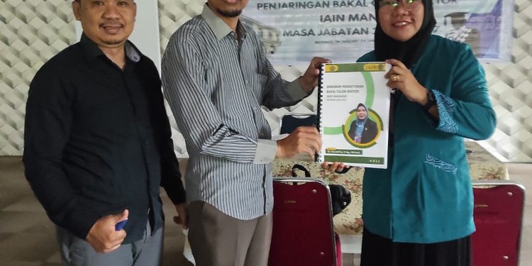 Segudang Prestasi Akademis, Rosdalina Bukido Masuk Bursa Calon Rektor IAIN Manado