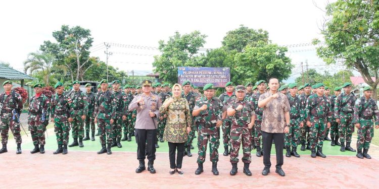 Wali Kota Lepas 92 Personel Kipan C Yonif 713/ST