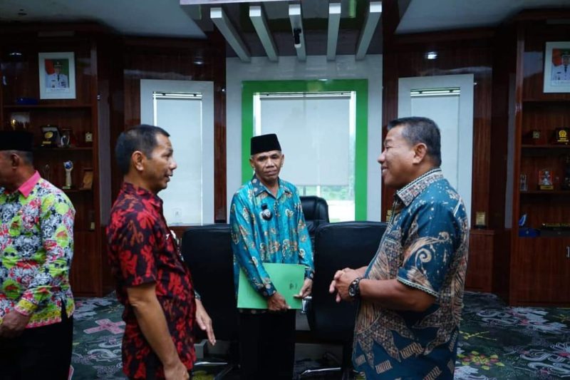 Tampak Bupati dan Sekretaris Daerah usai melantik Pjs Sangadi