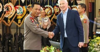 Datangkan Pengajar dari Inggris, Kapolri Komitmen Perbaiki Manajemen Kompetisi Sepak Bola